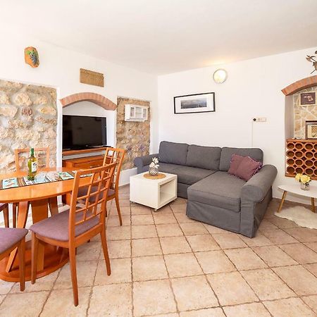 Mediterranean Apartment Korina 바슈카 외부 사진